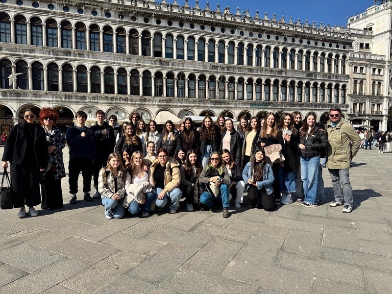 Gruppenbild der Schülergruppe in Trento