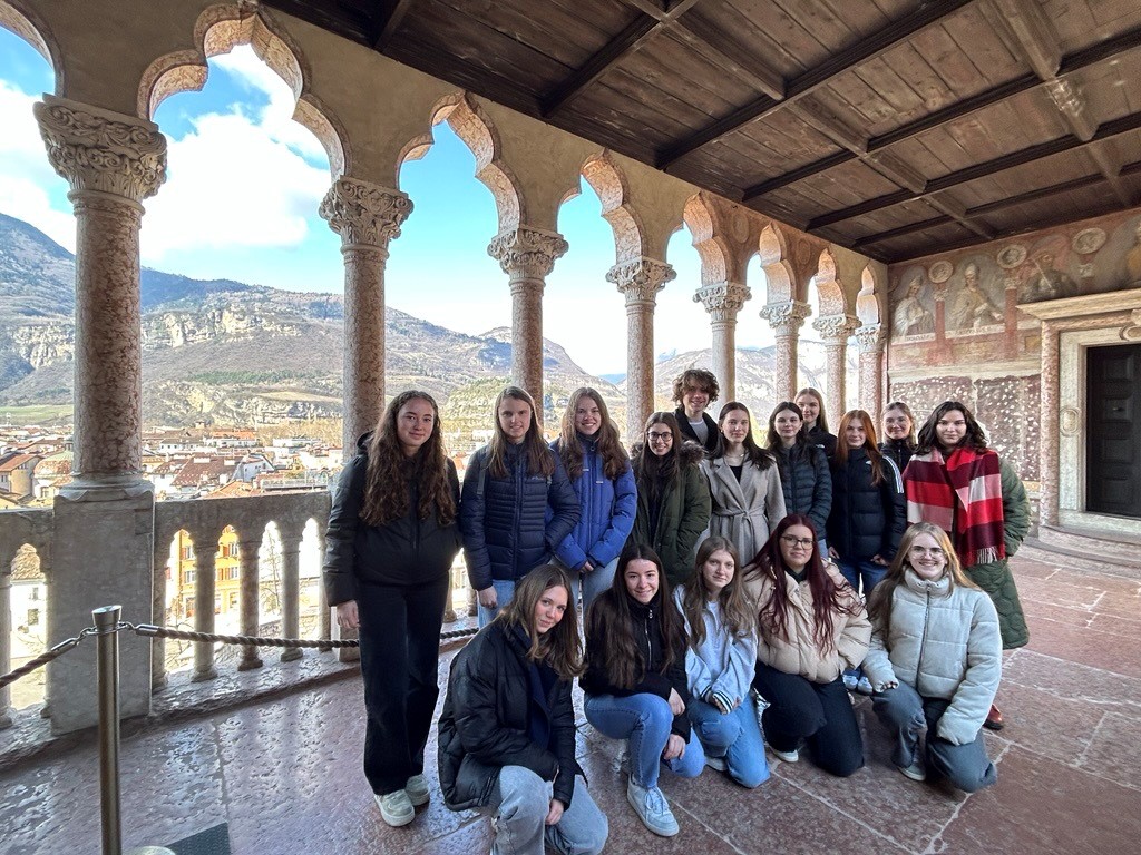 Gruppenbild der Schülergruppe in Trento